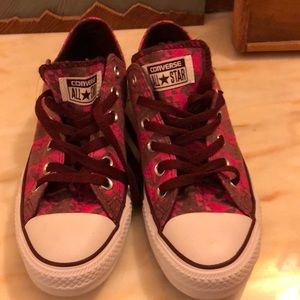 Converse - pink 90s style - brand new, never worn